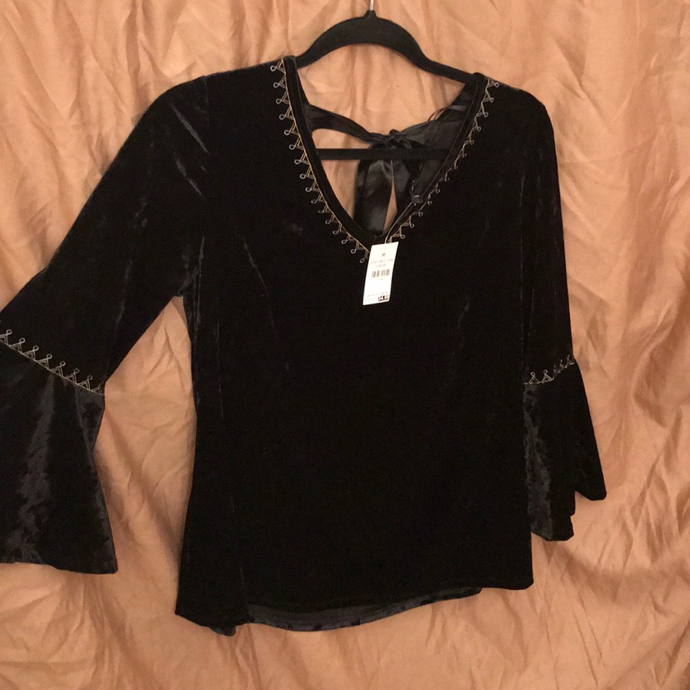 Top - Picture 2 of 3